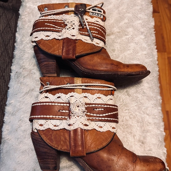 Vintage Frye Handcrafted Boho Booties size 10 M - Picture 12 of 13